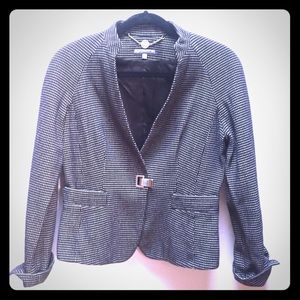 Black and white Anne Klein jacket separate sz 8